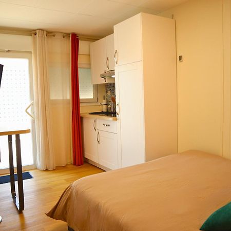 Studio Moderne Et Tout Equipe Au Coeur De Bourbourg - Gare A Proximite Bagian luar foto