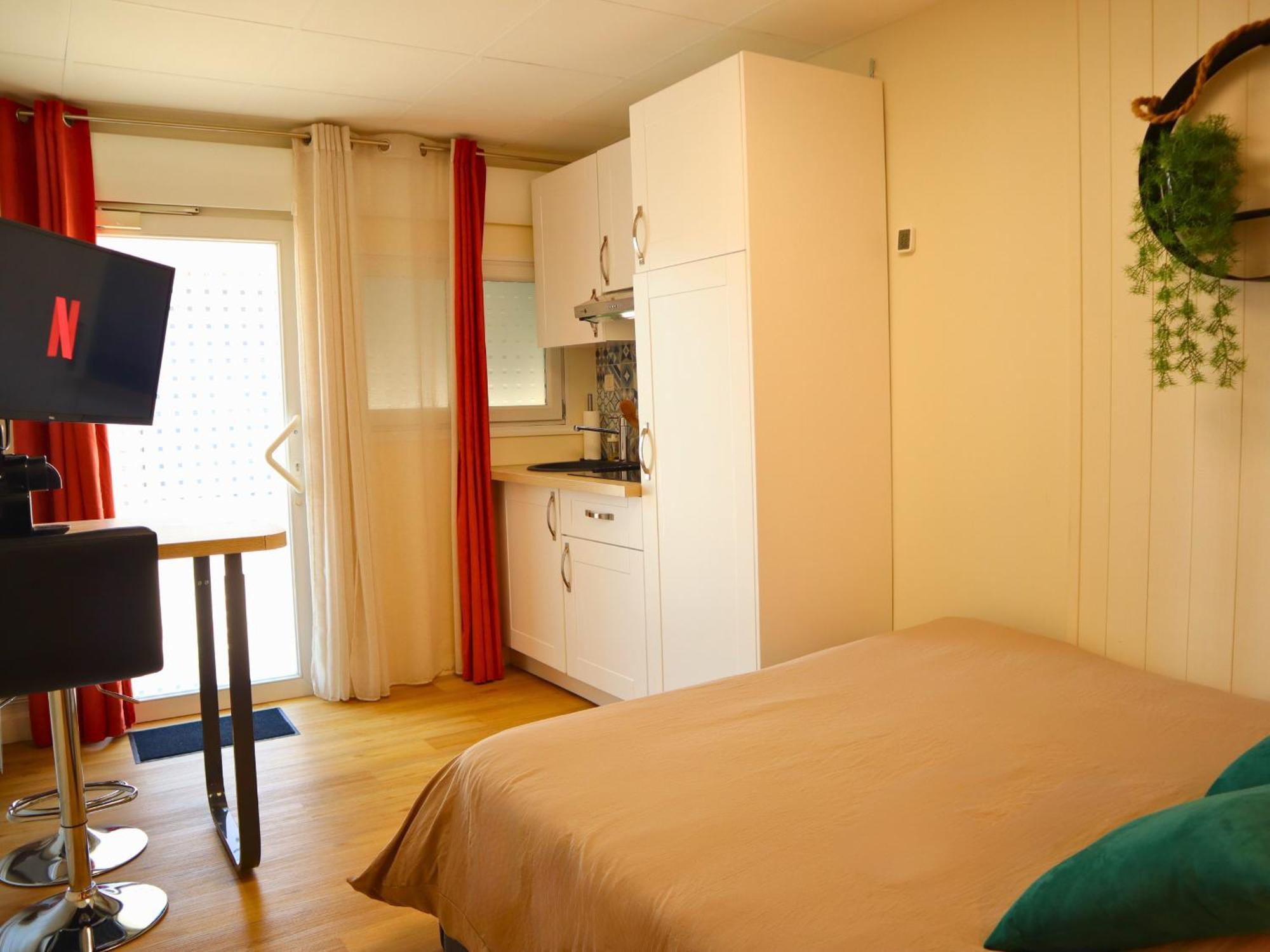 Studio Moderne Et Tout Equipe Au Coeur De Bourbourg - Gare A Proximite Bagian luar foto
